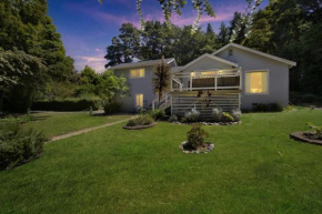 Charming Pet Friendly Coastal Getaway home